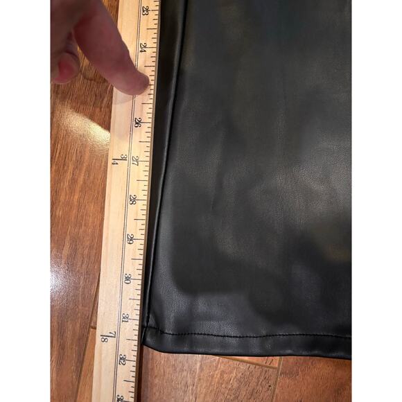 Dollhouse vegan leather high rise flare Jackie style women’s pants size 7/8 - Picture 11 of 12